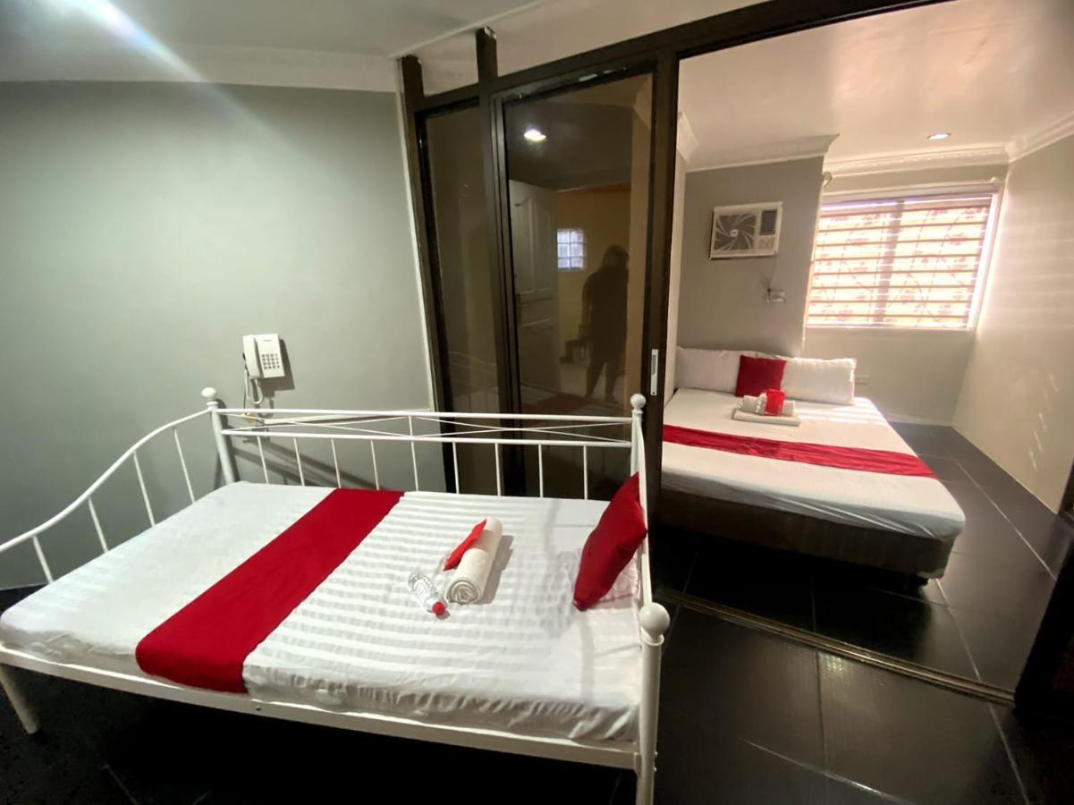 Oyo 104 Manila Venetian Hotel מראה חיצוני תמונה