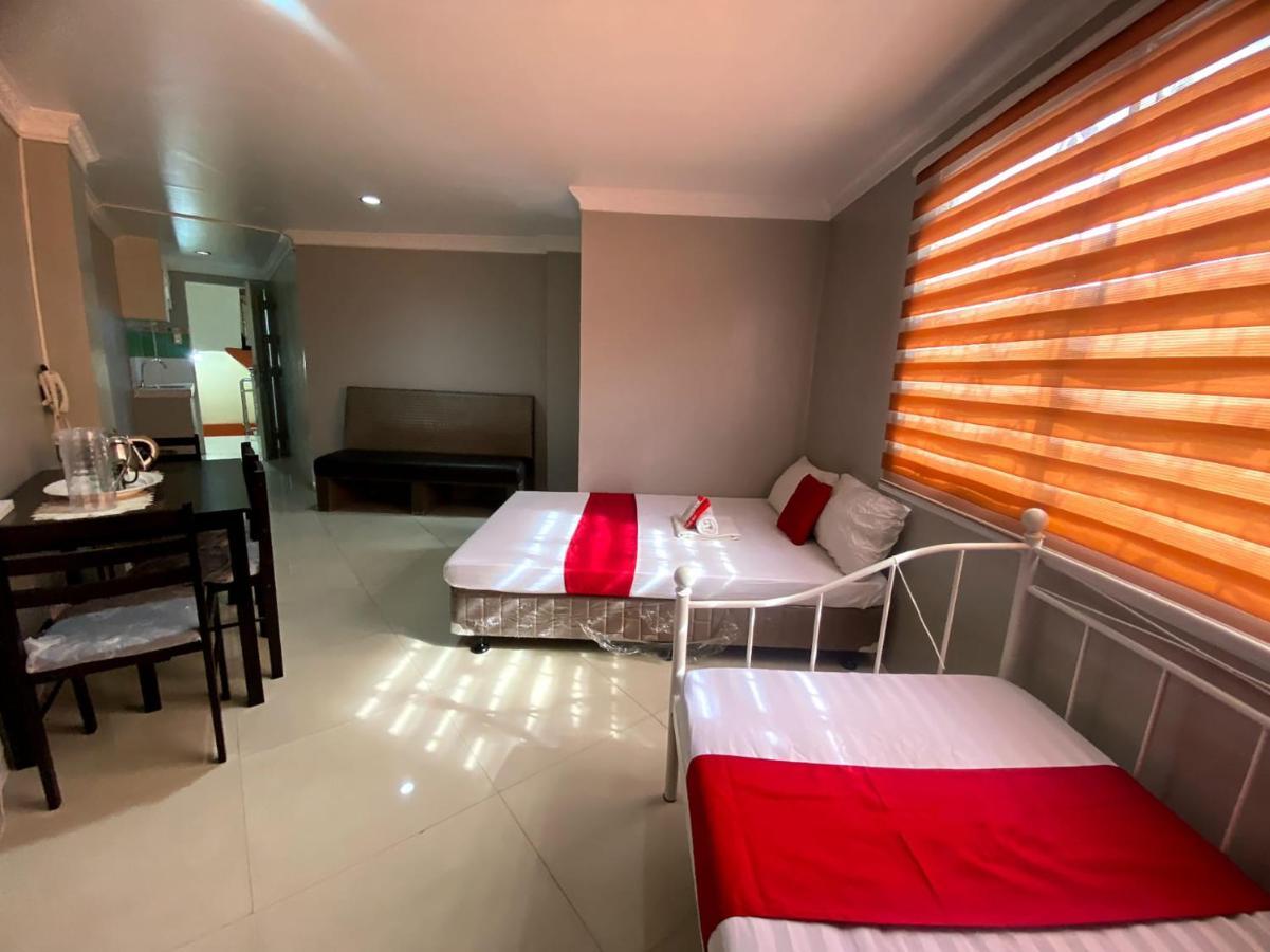 Oyo 104 Manila Venetian Hotel מראה חיצוני תמונה
