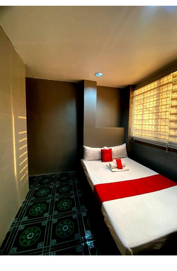 Oyo 104 Manila Venetian Hotel מראה חיצוני תמונה