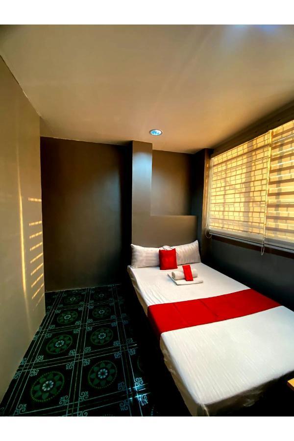 Oyo 104 Manila Venetian Hotel מראה חיצוני תמונה
